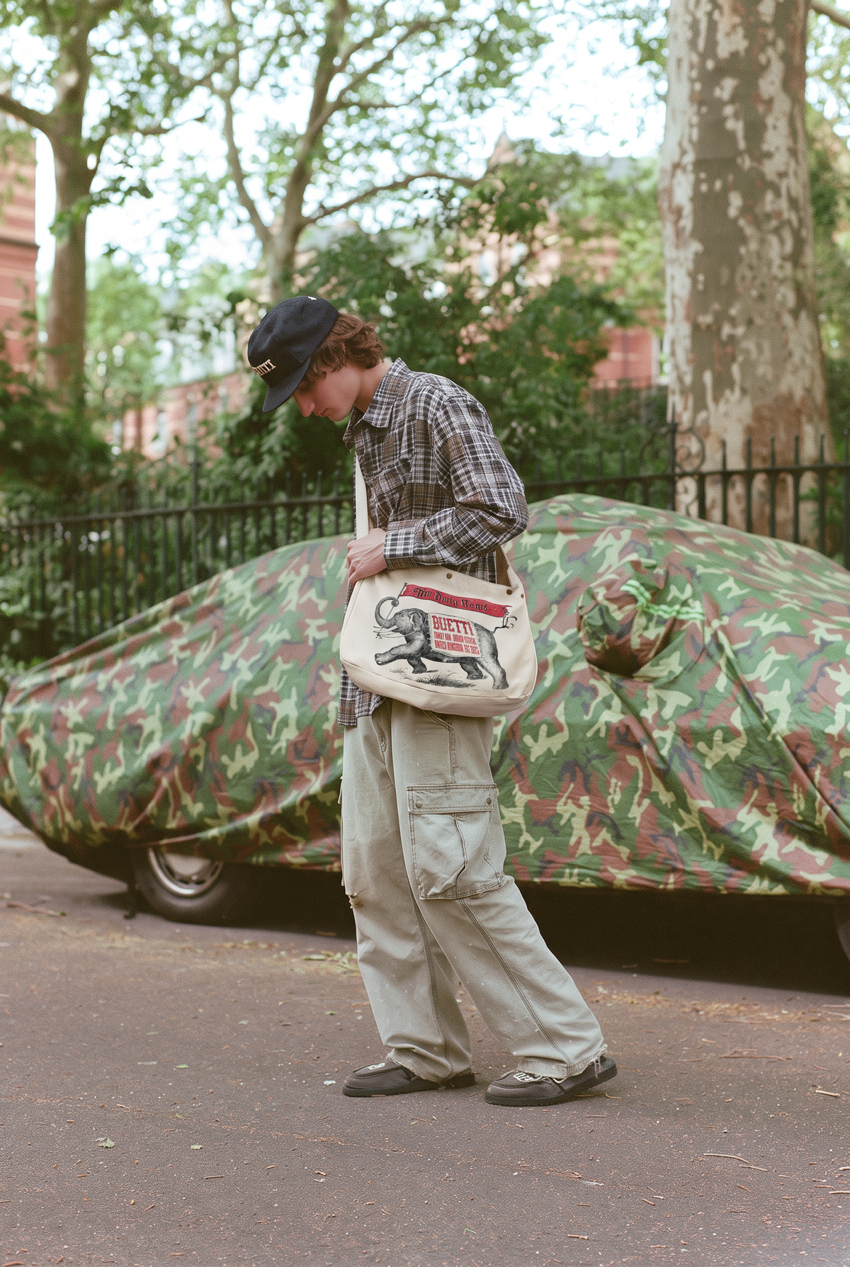 Buetti Daily News Bag